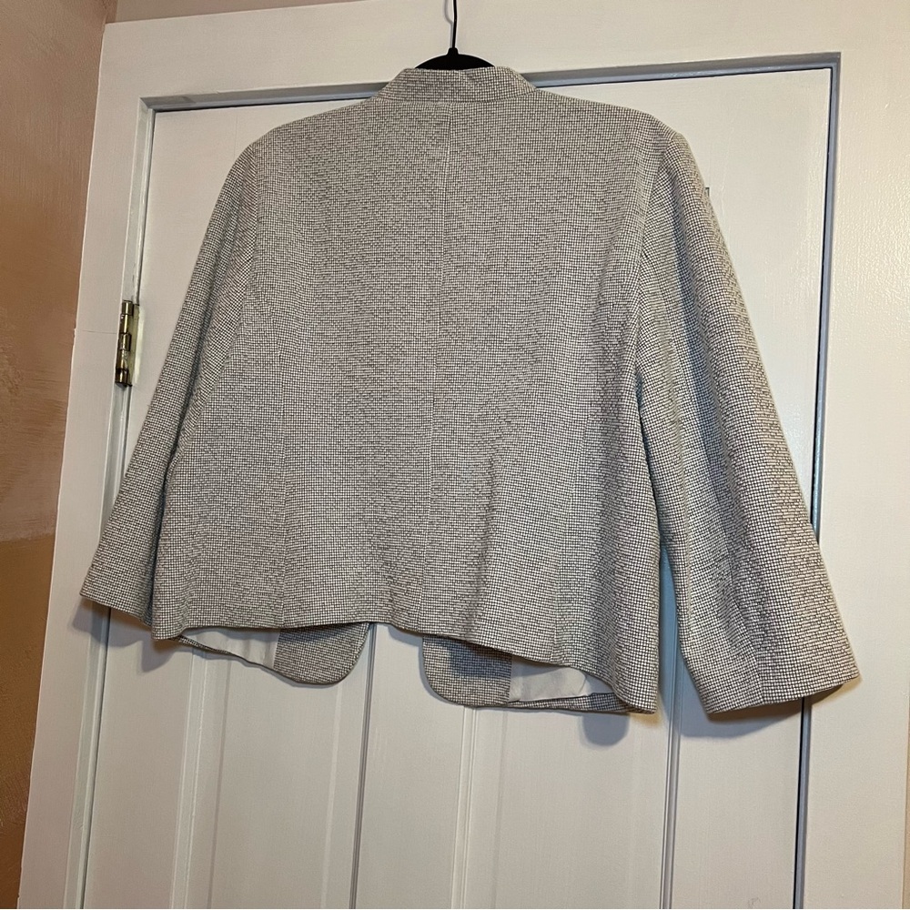 Ann Taylor Factory Women's Light Gray Blazer - Picture 2 of 6